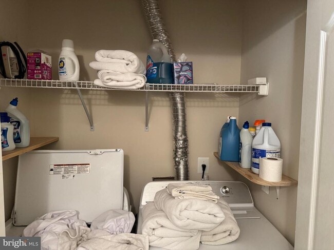 Building Photo - 622 Oyster Bay Pl