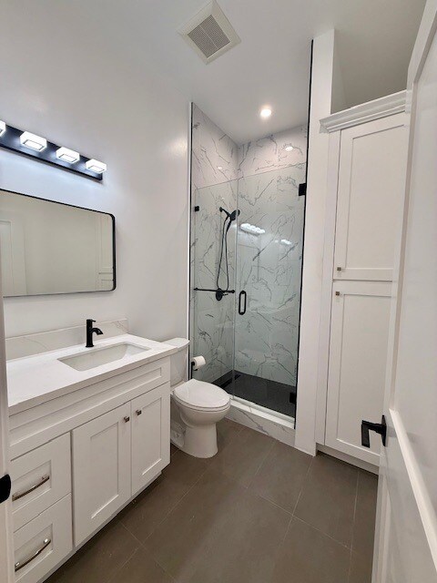 Building Photo - 8638 Aqueduct Ave