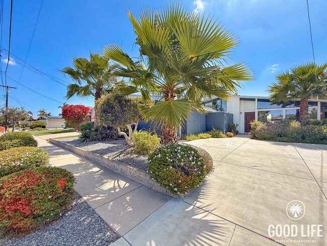 Building Photo - Spacious 3BR Home + 1BR ADU with Private Courtyard in University City!