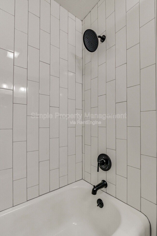 Building Photo - 813 S Midwest Blvd