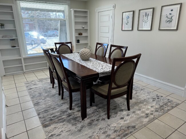 Building Photo - 206 W Myrtle St