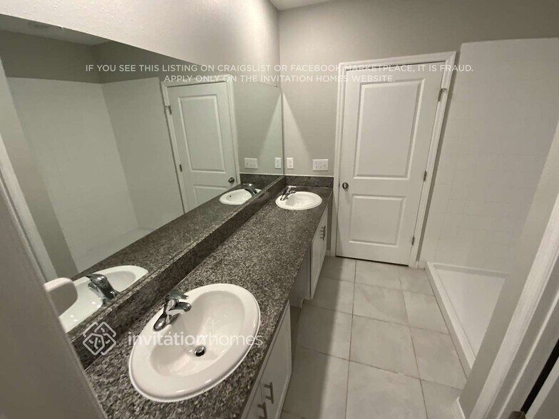 Building Photo - 2258 Jungle Dr