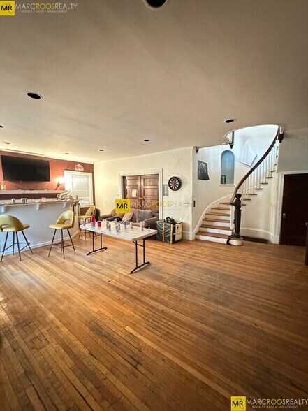 Primary Photo - 27 Orkney Rd