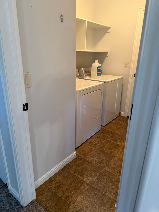 Building Photo - Hurricane Rental