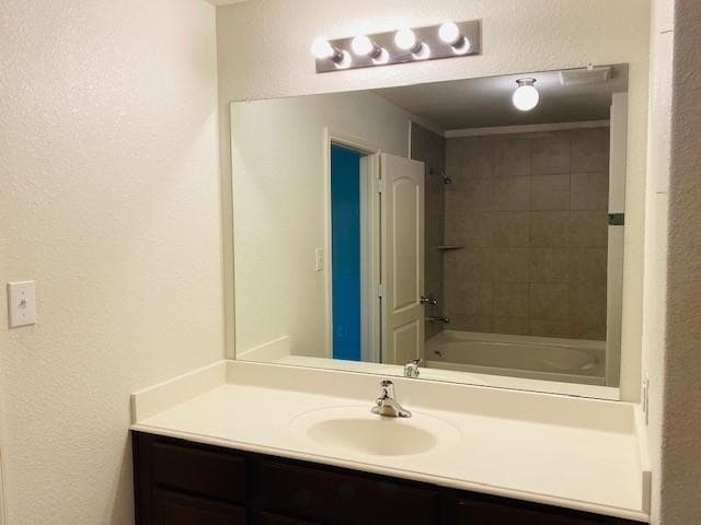 Building Photo - 1201 Lombardy Dr