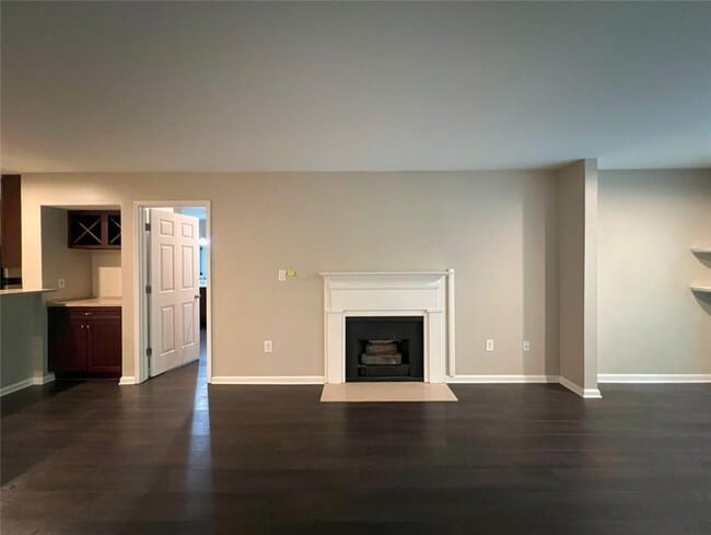 Building Photo - 3312 Pine Heights Dr NE