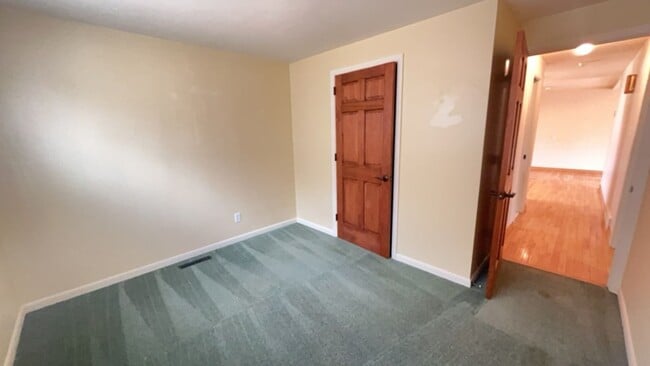 Building Photo - 2 Bedroom Bungalow in Fort Collins!