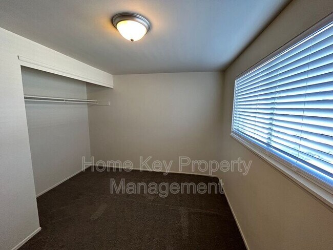 Building Photo - 54 S 600 E