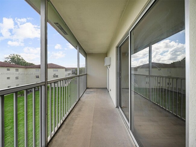 Building Photo - 151 SW 135th Terrace