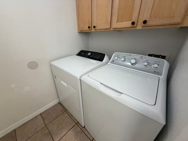 Building Photo - 2295 Tedesca Dr