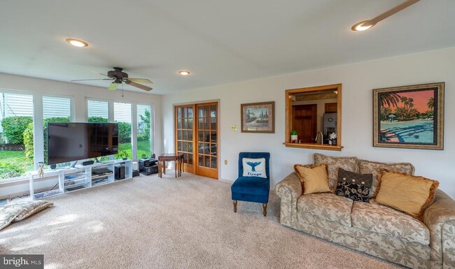 Building Photo - 211 Caravan Dr