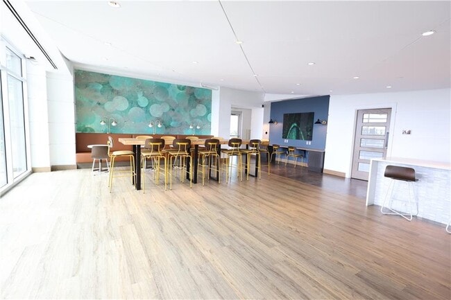 Building Photo - 923 Peachtree St NE