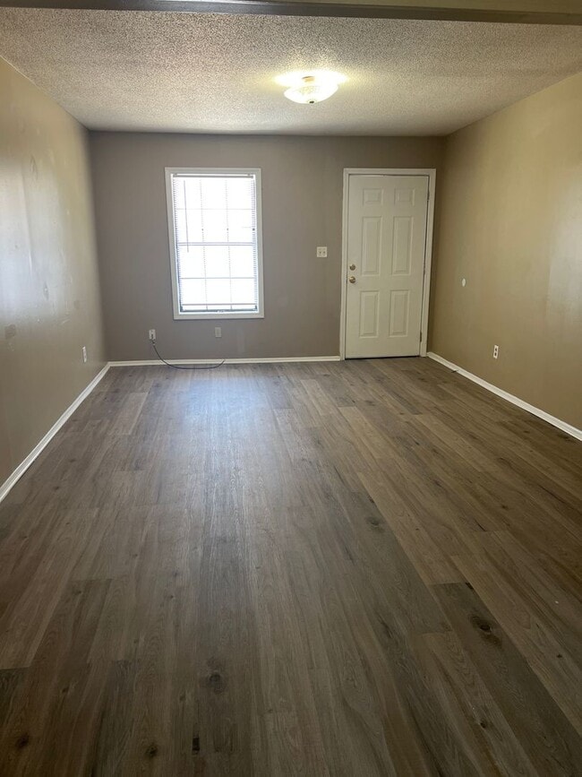 Building Photo - Sulphur- 1 Bedroom 1 Bath Apartment