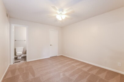Building Photo - "Spacious 2-Bed Oasis with 2 Full Baths in Prime Orlando Location : 971 Sq Ft of Comfort!"