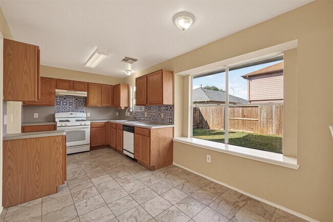 Building Photo - 8814 Sage Pl Dr