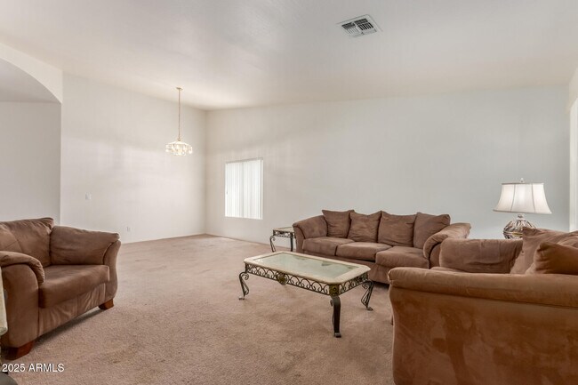 Building Photo - 608 W Rattlesnake Pl