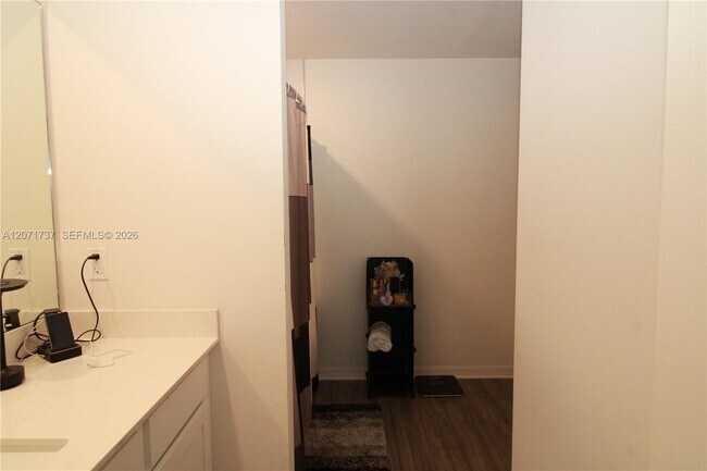 Building Photo - 5424 Fantasy Dr
