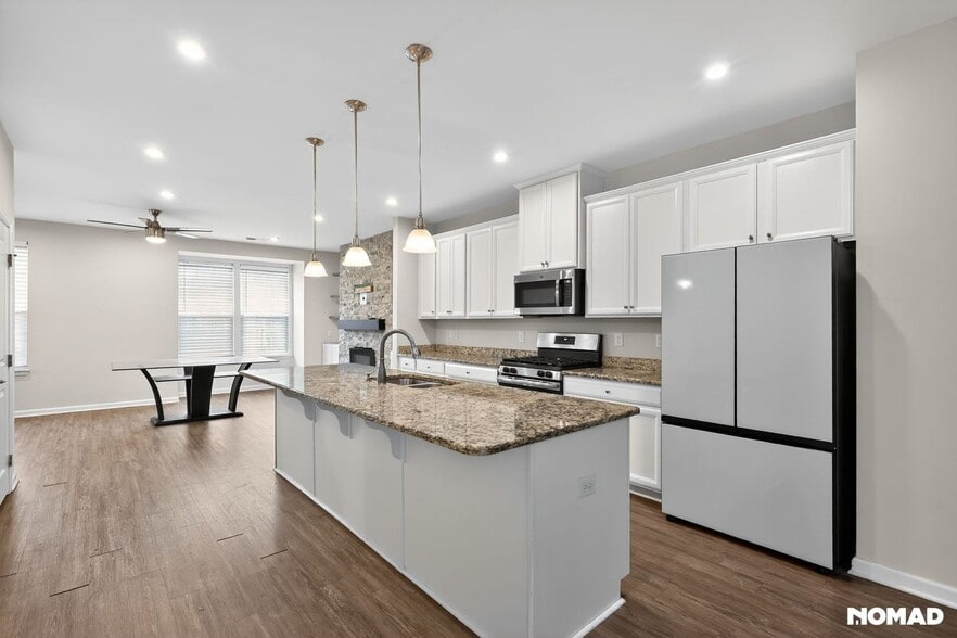 Building Photo - 305 Cross Country Way