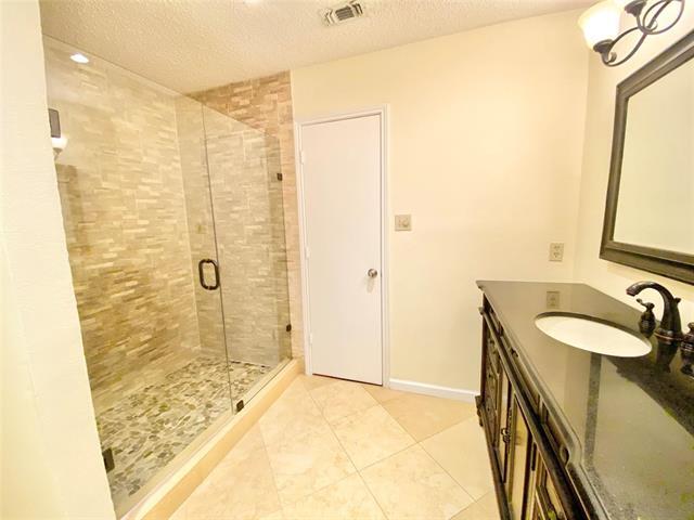 Building Photo - 2800 Kempton Dr