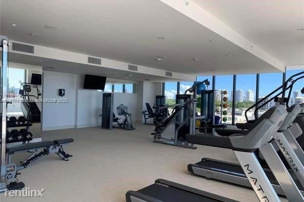 Building Photo - 3 br, 3 bath House - 2960 NE 207th St Unit...