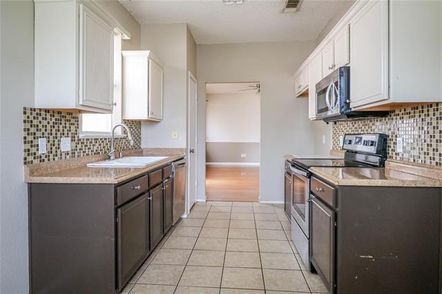 Building Photo - 4400 Park Creek Ct