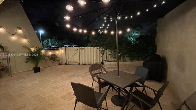 Building Photo - 1651 NE 115th St