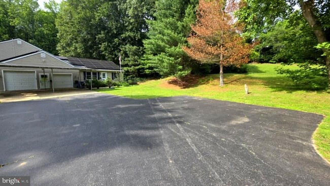 Building Photo - 2725 Vivians Way