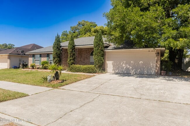 Building Photo - 2034 Belhaven Dr