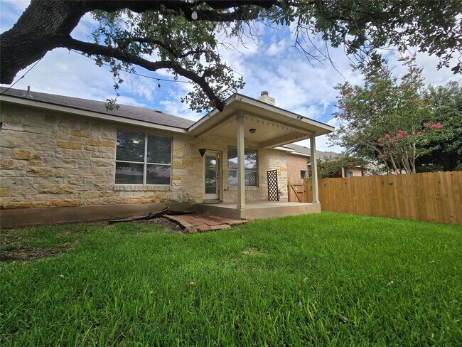 Building Photo - 303 Arrowhead Trail