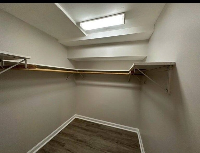 Building Photo - 32 Hazel St