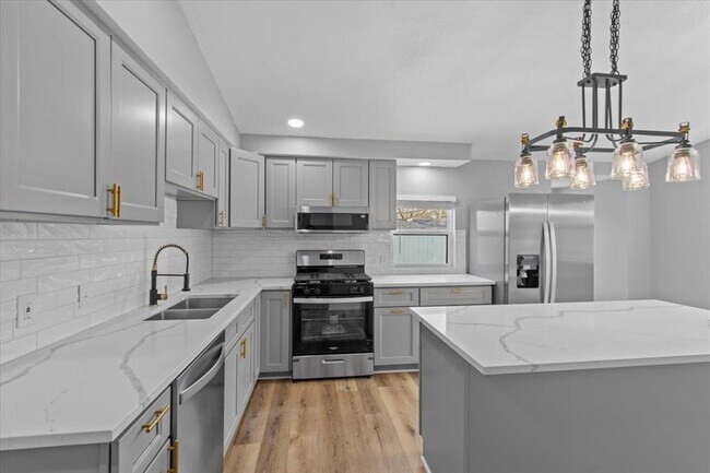 Building Photo - 102 East St