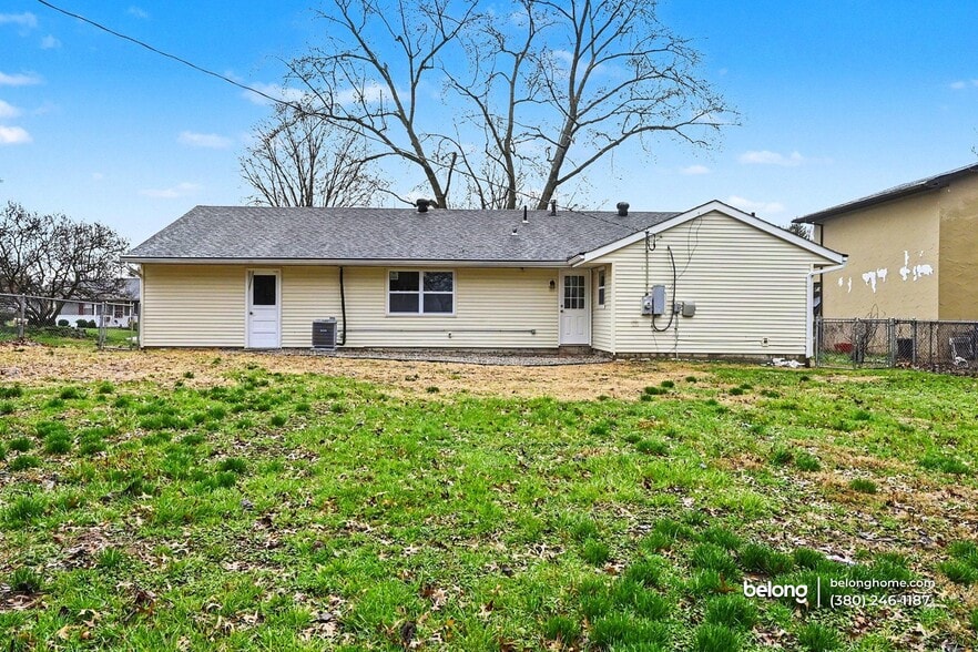 Building Photo - 217 Moorfield Dr