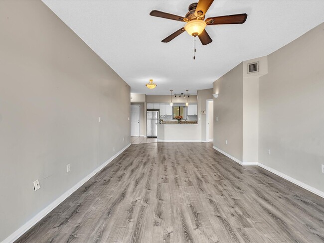Building Photo - 2105 Lavers Cir