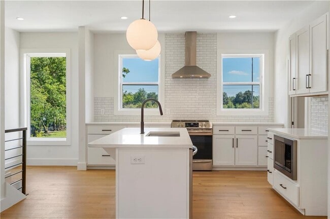 Building Photo - 333 Sweetspire Ct