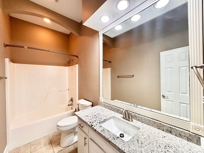Building Photo - Stunning 5-Bedroom Home with Breathtaking Lake & Golf Course Views – Pelican Point Subdivision
