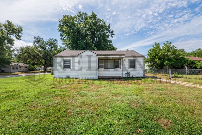 Primary Photo - 301 Lamar Ct