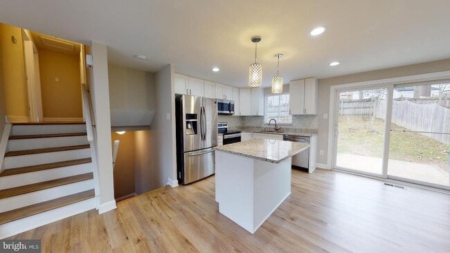 Building Photo - 8465 Yellow Leaf Ct