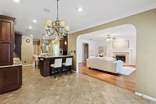 Building Photo - 1423 Meadow Lakes Dr