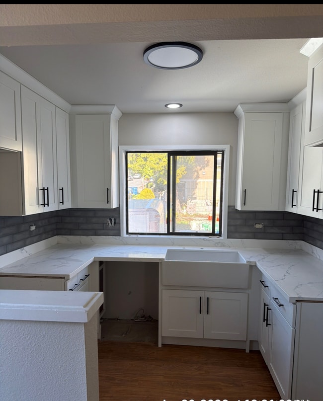 Building Photo - Husky Townhomes