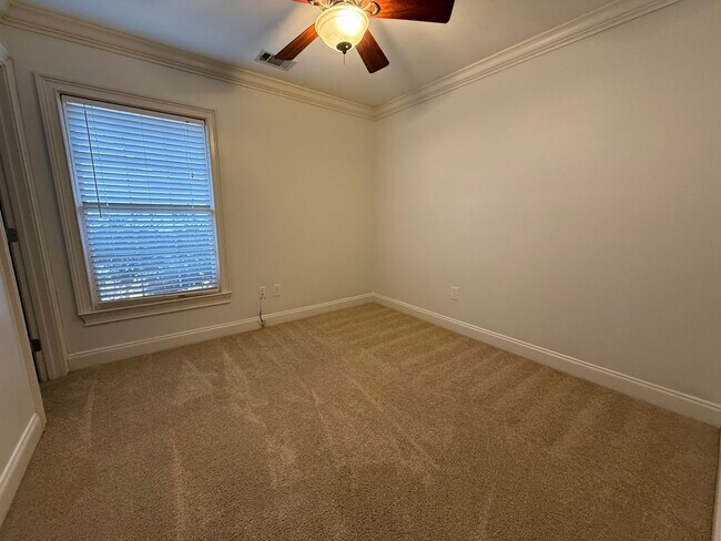 Building Photo - Updated ranch in Eagle Watch!