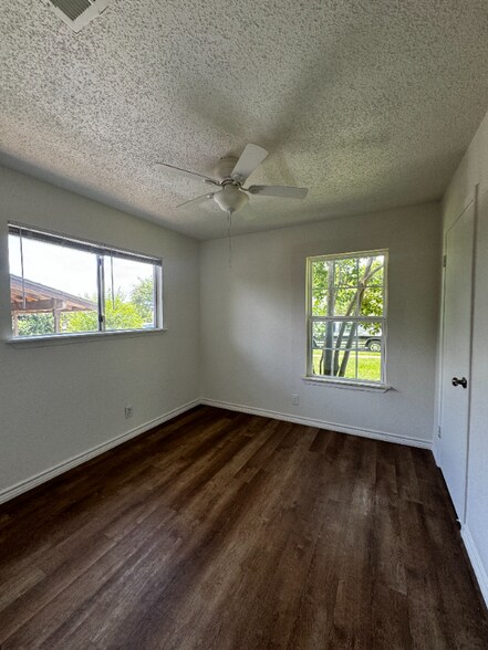 Building Photo - 5706 Glen Meadow Dr