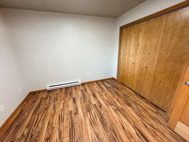 Building Photo - Theater Apartments Beulah