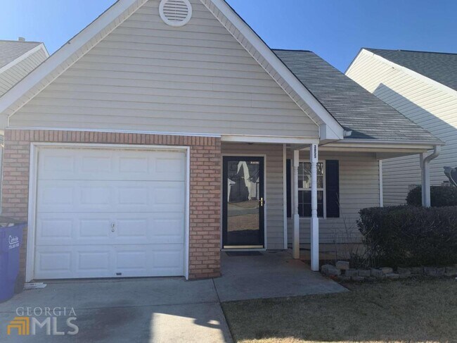 Primary Photo - 3055 Lakeside Cir
