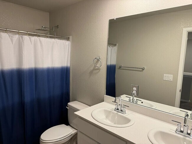 Building Photo - 745 N Tempe St