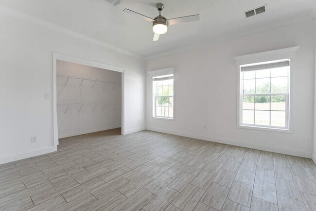 Building Photo - 3109 Walden Shores Blvd