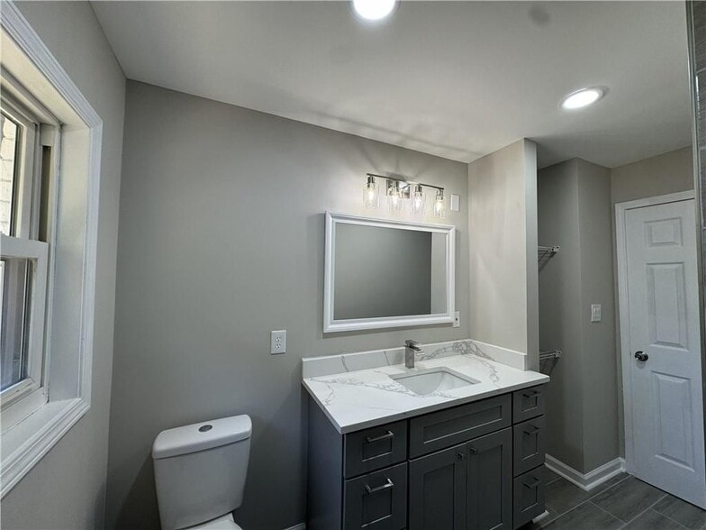 Building Photo - 3489 Creighton Rd SW