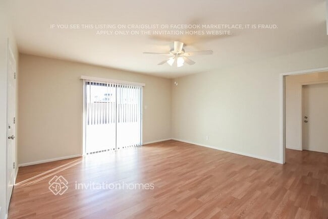 Building Photo - 2401 W Shady Glen Ave