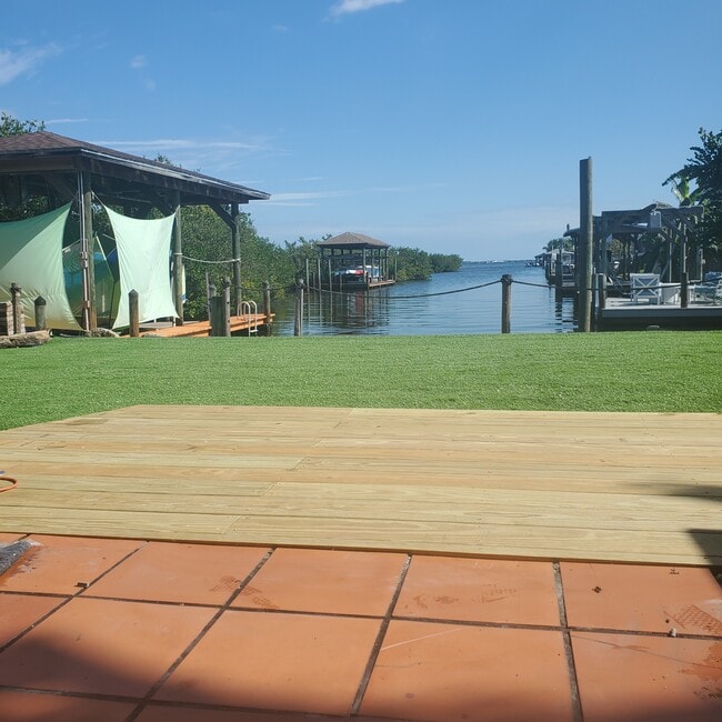 Building Photo - 1850 N Banana River Dr
