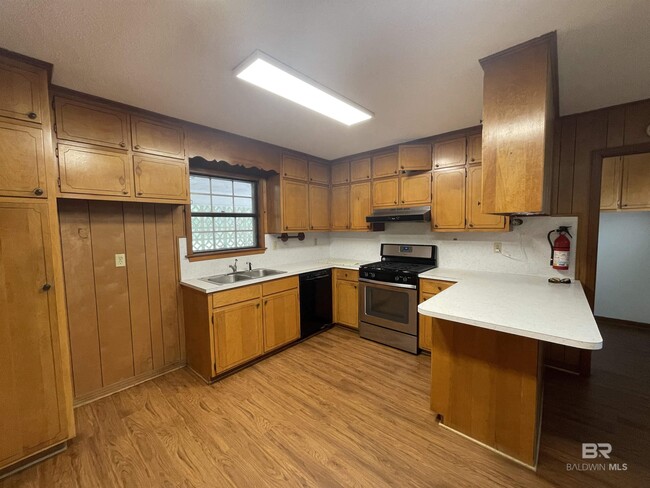 Building Photo - 31520 Stagecoach Rd