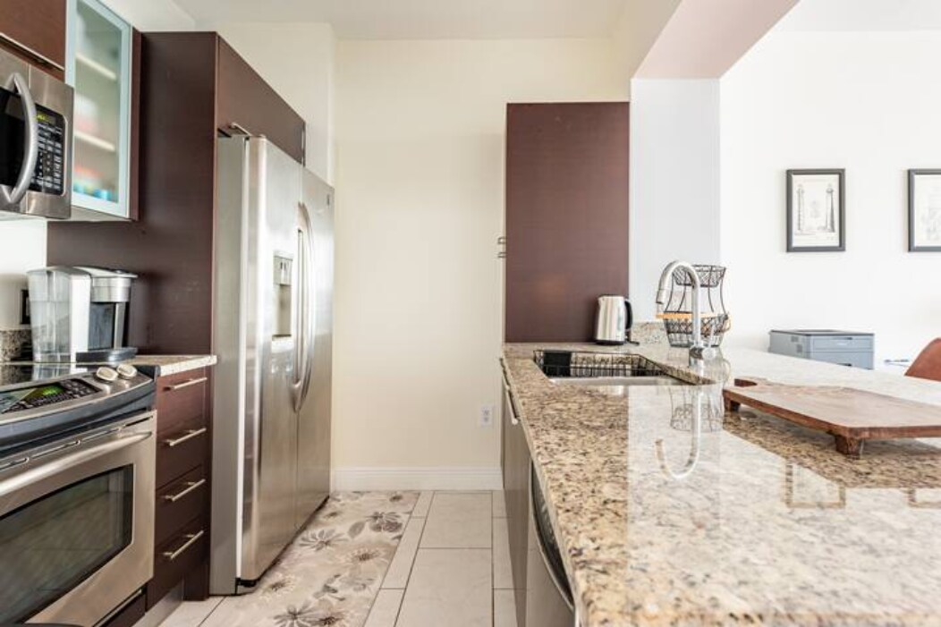 Building Photo - 951 Brickell Ave